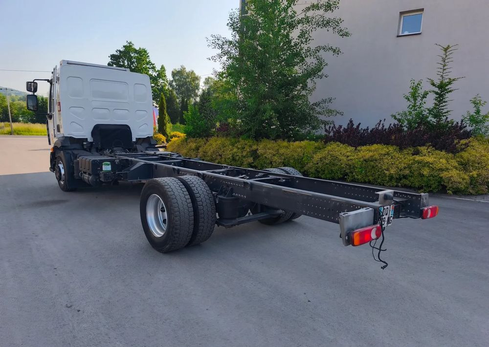 Renault Gama D 16.250 rama do zabudowy poduszka blokada mostu - Fahrgestell LKW: das Bild 4 Renault Gama D 16.250 rama do zabudowy poduszka blokada mostu - Fahrgestell LKW: das Bild 4