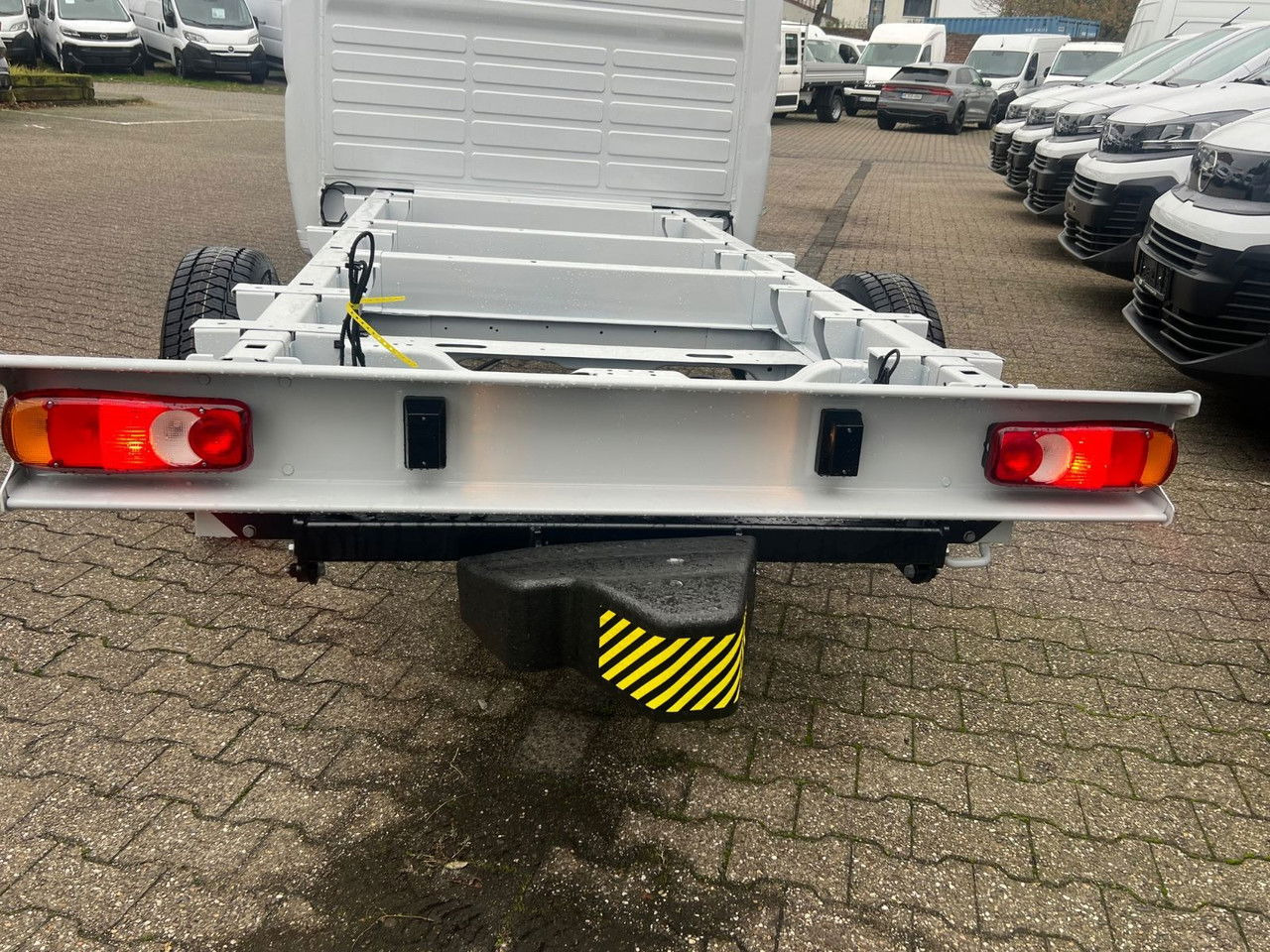 Minisattelzug, Transporter mit Doppelkabine neu kaufen Opel Movano Fahrgestell DoKa PS 180 35 L4 Heavy DSK: das Bild 7 Minisattelzug, Transporter mit Doppelkabine neu kaufen Opel Movano Fahrgestell DoKa PS 180 35 L4 Heavy DSK: das Bild 7