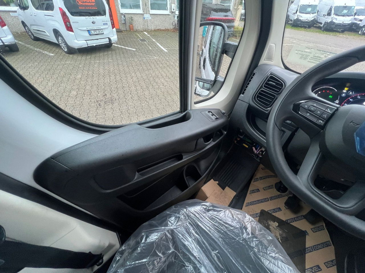 Minisattelzug, Transporter mit Doppelkabine neu kaufen Opel Movano Fahrgestell DoKa PS 180 35 L4 Heavy DSK: das Bild 20 Minisattelzug, Transporter mit Doppelkabine neu kaufen Opel Movano Fahrgestell DoKa PS 180 35 L4 Heavy DSK: das Bild 20