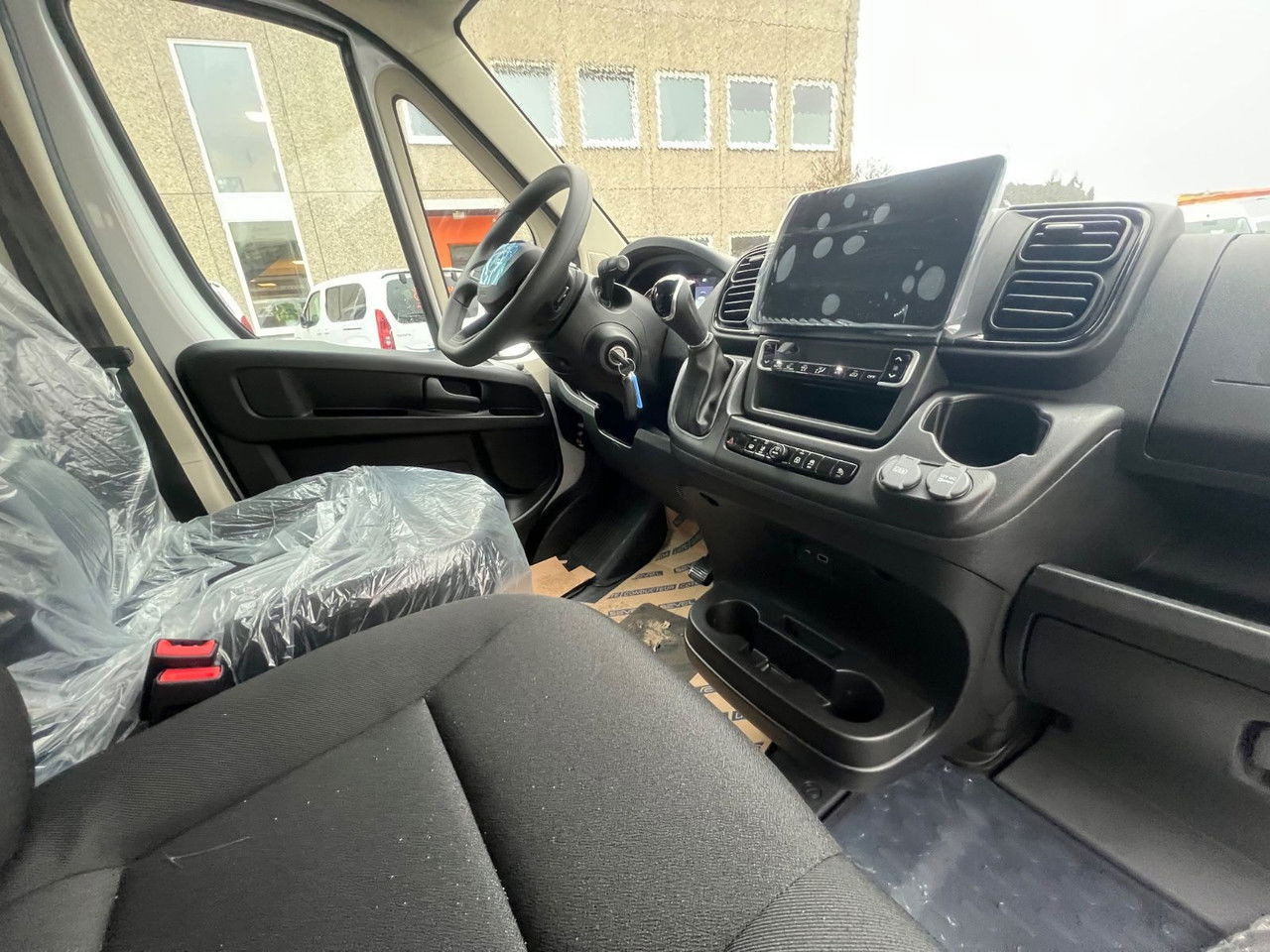 Minisattelzug, Transporter mit Doppelkabine neu kaufen Opel Movano Fahrgestell DoKa PS 180 35 L4 Heavy DSK: das Bild 17 Minisattelzug, Transporter mit Doppelkabine neu kaufen Opel Movano Fahrgestell DoKa PS 180 35 L4 Heavy DSK: das Bild 17