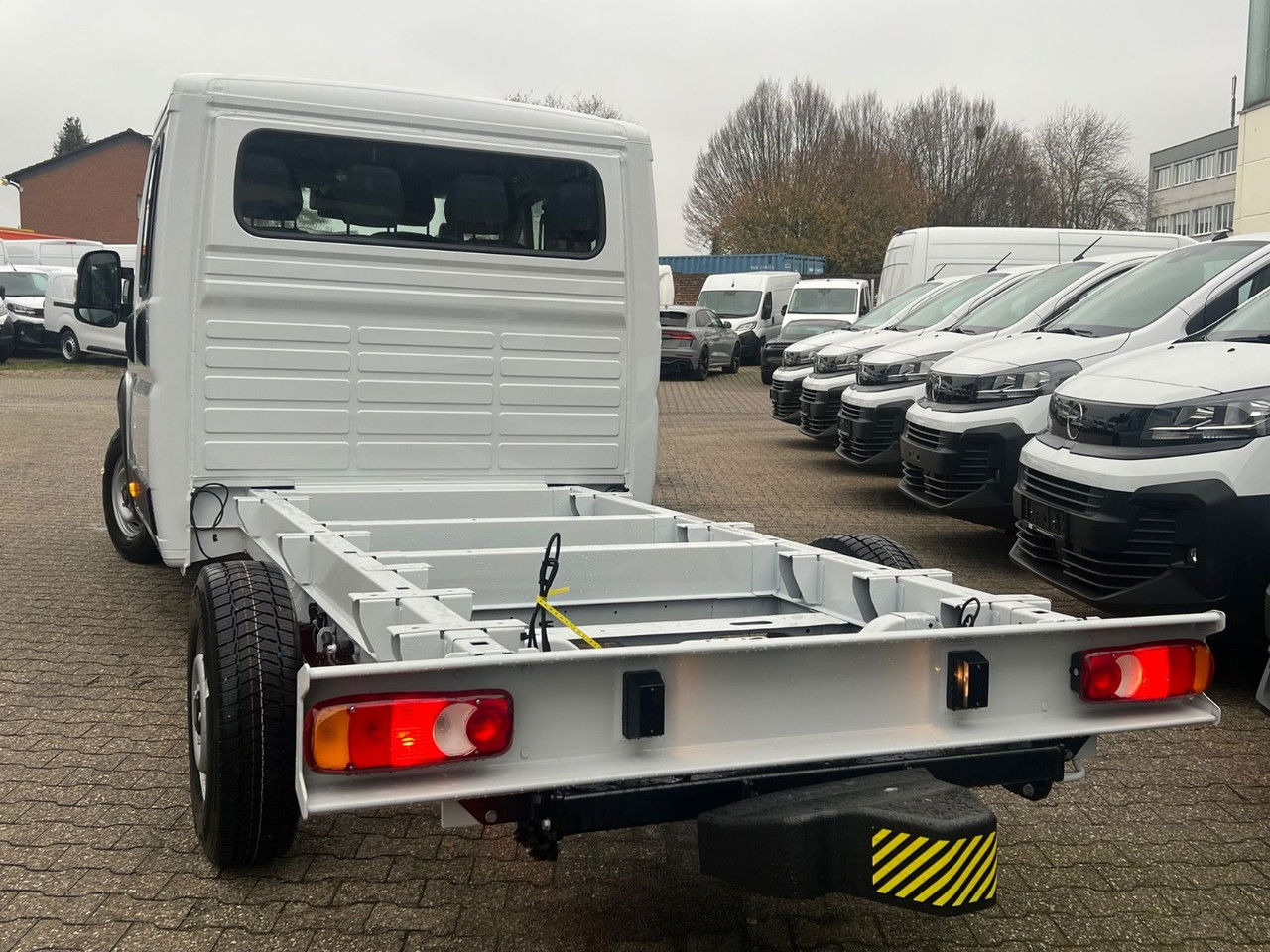 Minisattelzug, Transporter mit Doppelkabine neu kaufen Opel Movano Fahrgestell DoKa PS 180 35 L4 Heavy DSK: das Bild 6 Minisattelzug, Transporter mit Doppelkabine neu kaufen Opel Movano Fahrgestell DoKa PS 180 35 L4 Heavy DSK: das Bild 6
