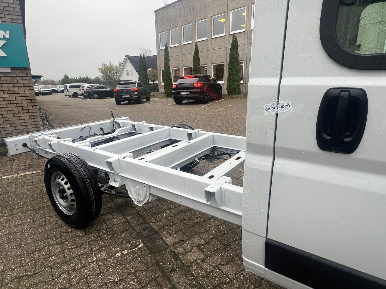 Minisattelzug, Transporter mit Doppelkabine neu kaufen Opel Movano Fahrgestell DoKa PS 180 35 L4 Heavy DSK: das Bild 12 Minisattelzug, Transporter mit Doppelkabine neu kaufen Opel Movano Fahrgestell DoKa PS 180 35 L4 Heavy DSK: das Bild 12
