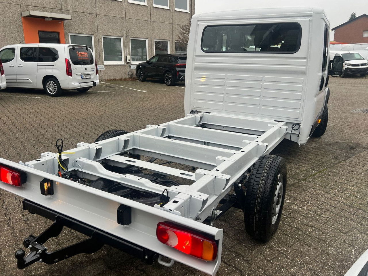 Minisattelzug, Transporter mit Doppelkabine neu kaufen Opel Movano Fahrgestell DoKa PS 180 35 L4 Heavy DSK: das Bild 8 Minisattelzug, Transporter mit Doppelkabine neu kaufen Opel Movano Fahrgestell DoKa PS 180 35 L4 Heavy DSK: das Bild 8