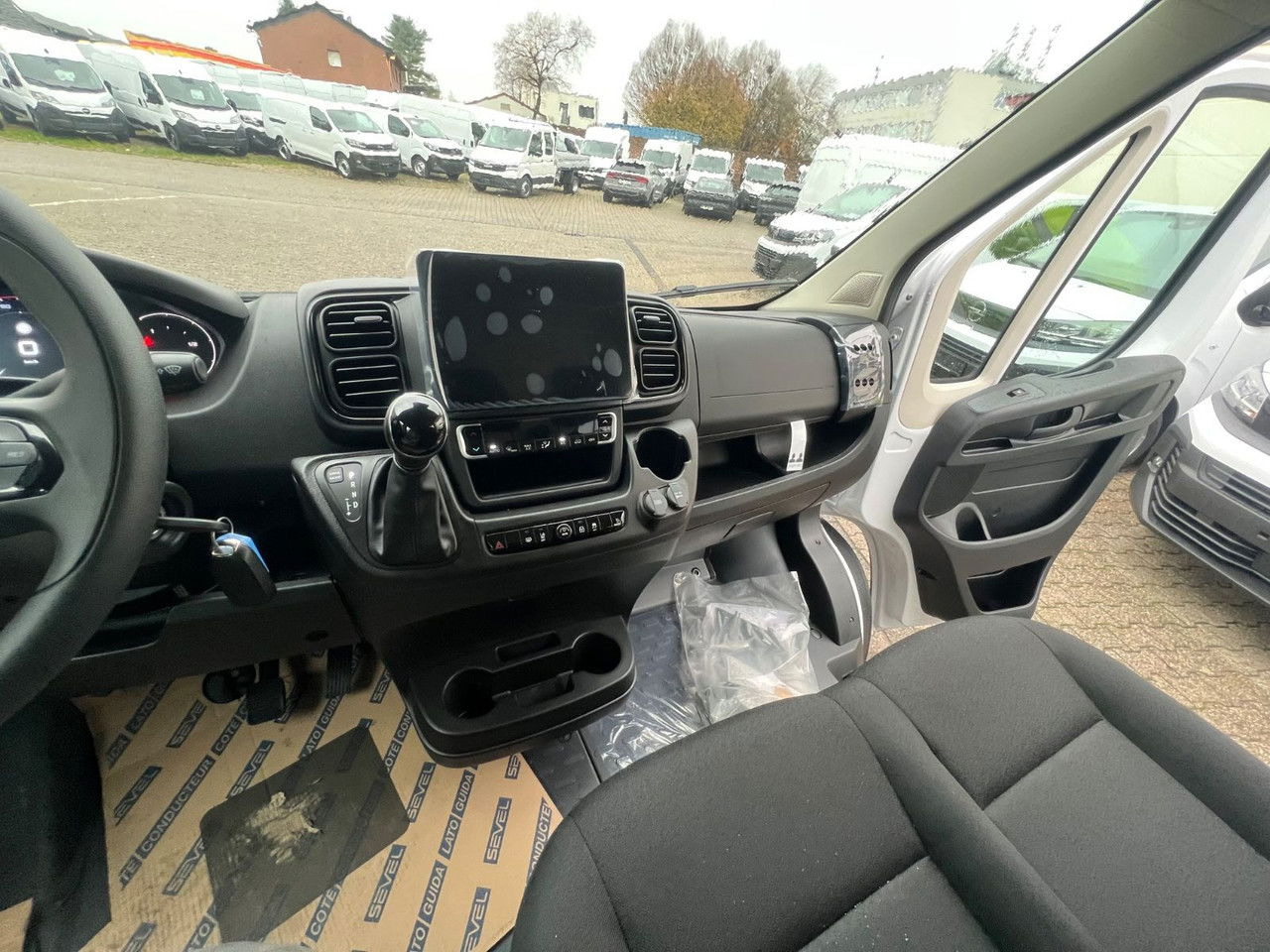 Minisattelzug, Transporter mit Doppelkabine neu kaufen Opel Movano Fahrgestell DoKa PS 180 35 L4 Heavy DSK: das Bild 21 Minisattelzug, Transporter mit Doppelkabine neu kaufen Opel Movano Fahrgestell DoKa PS 180 35 L4 Heavy DSK: das Bild 21