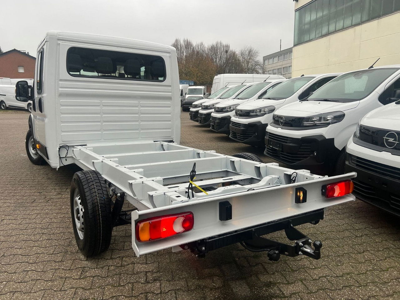 Minisattelzug, Transporter mit Doppelkabine neu kaufen Opel Movano Fahrgestell DoKa PS 180 35 L4 Heavy DSK: das Bild 9 Minisattelzug, Transporter mit Doppelkabine neu kaufen Opel Movano Fahrgestell DoKa PS 180 35 L4 Heavy DSK: das Bild 9