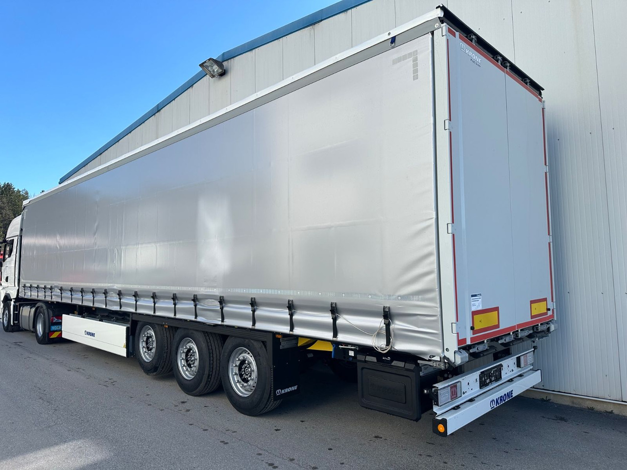 Krone SDP27 Lift/Pal-Kast/Alulatten Krone SDP27 Lift/Pal-Kast/Alulatten 5STK - Planenauflieger: das Bild 4 Krone SDP27 Lift/Pal-Kast/Alulatten Krone SDP27 Lift/Pal-Kast/Alulatten 5STK - Planenauflieger: das Bild 4
