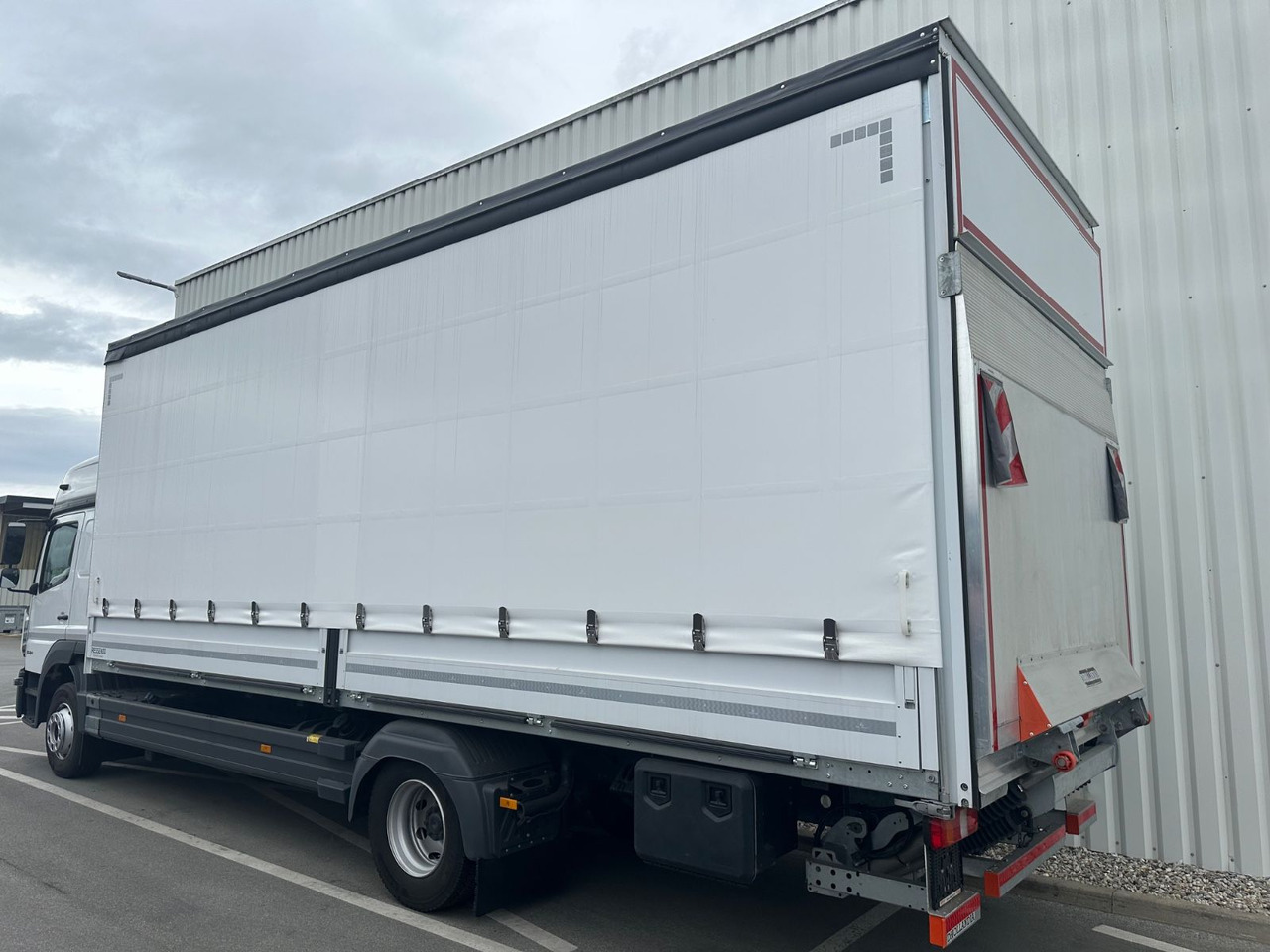 Mercedes-Benz Atego 1524 BigSpace LBW Navi/Kamera Mercedes-Benz Atego 1524 BigSpace LBW Navi/Kamera - Plane LKW: das Bild 4 Mercedes-Benz Atego 1524 BigSpace LBW Navi/Kamera Mercedes-Benz Atego 1524 BigSpace LBW Navi/Kamera - Plane LKW: das Bild 4