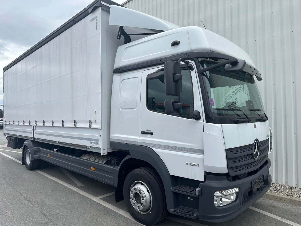 Mercedes-Benz Atego 1524 BigSpace LBW Navi/Kamera Mercedes-Benz Atego 1524 BigSpace LBW Navi/Kamera - Plane LKW: das Bild 2 Mercedes-Benz Atego 1524 BigSpace LBW Navi/Kamera Mercedes-Benz Atego 1524 BigSpace LBW Navi/Kamera - Plane LKW: das Bild 2