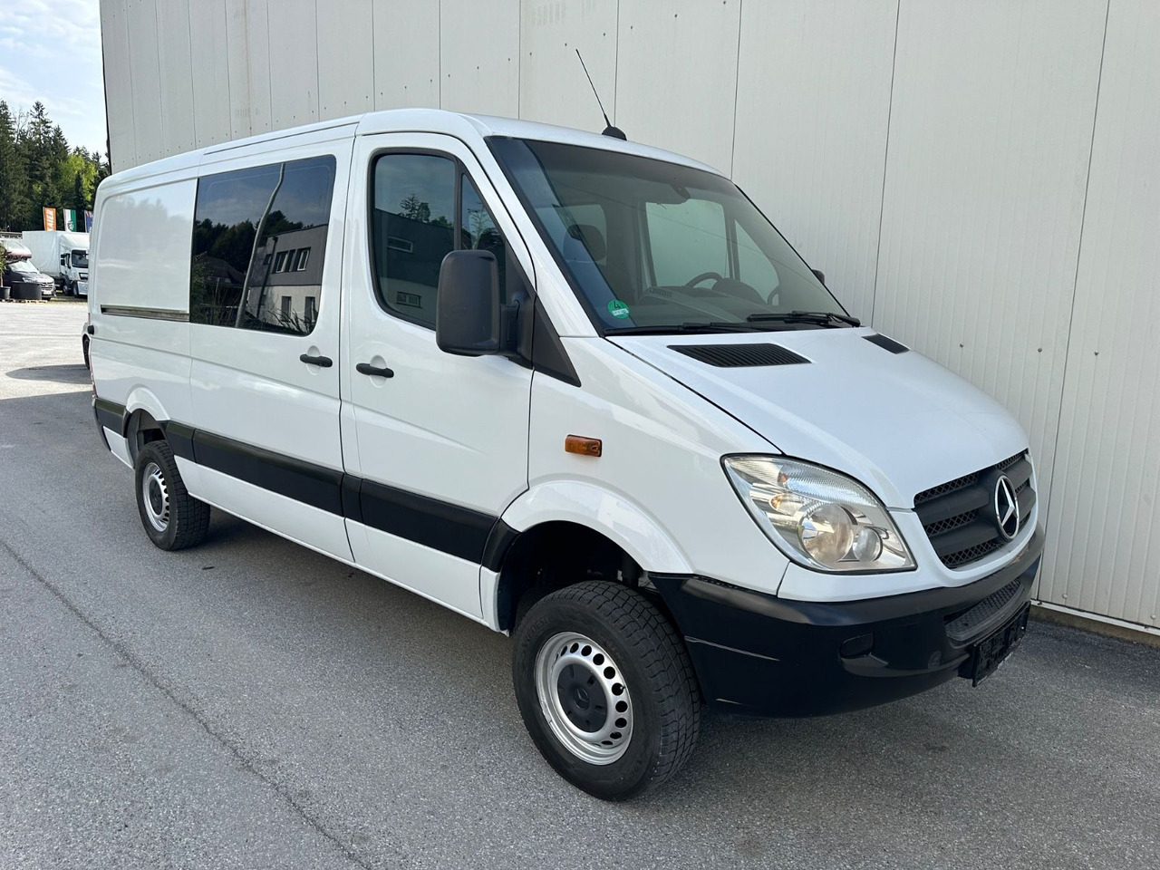 Mercedes-Benz Sprinter 4x4 316cdi - Kastenwagen, Transporter mit Doppelkabine: das Bild 2 Mercedes-Benz Sprinter 4x4 316cdi - Kastenwagen, Transporter mit Doppelkabine: das Bild 2
