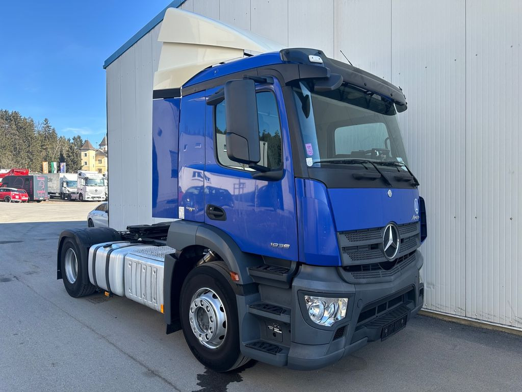 Mercedes-Benz Antos 1836 Mercedes-Benz Antos 1836 - Sattelzugmaschine: das Bild 2 Mercedes-Benz Antos 1836 Mercedes-Benz Antos 1836 - Sattelzugmaschine: das Bild 2