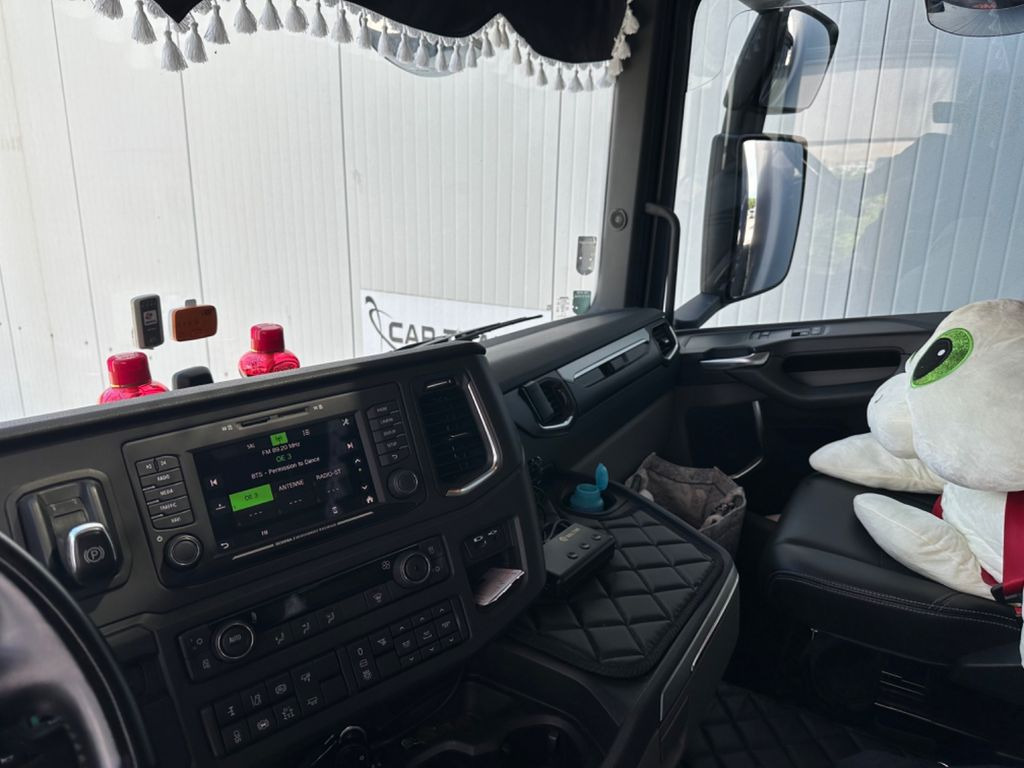 Sattelzugmaschine Scania 500R Vollluft Alu Leder LED Hyd. Scania 500R Vollluft Alu Leder LED Hyd.: das Bild 5 Sattelzugmaschine Scania 500R Vollluft Alu Leder LED Hyd. Scania 500R Vollluft Alu Leder LED Hyd.: das Bild 5