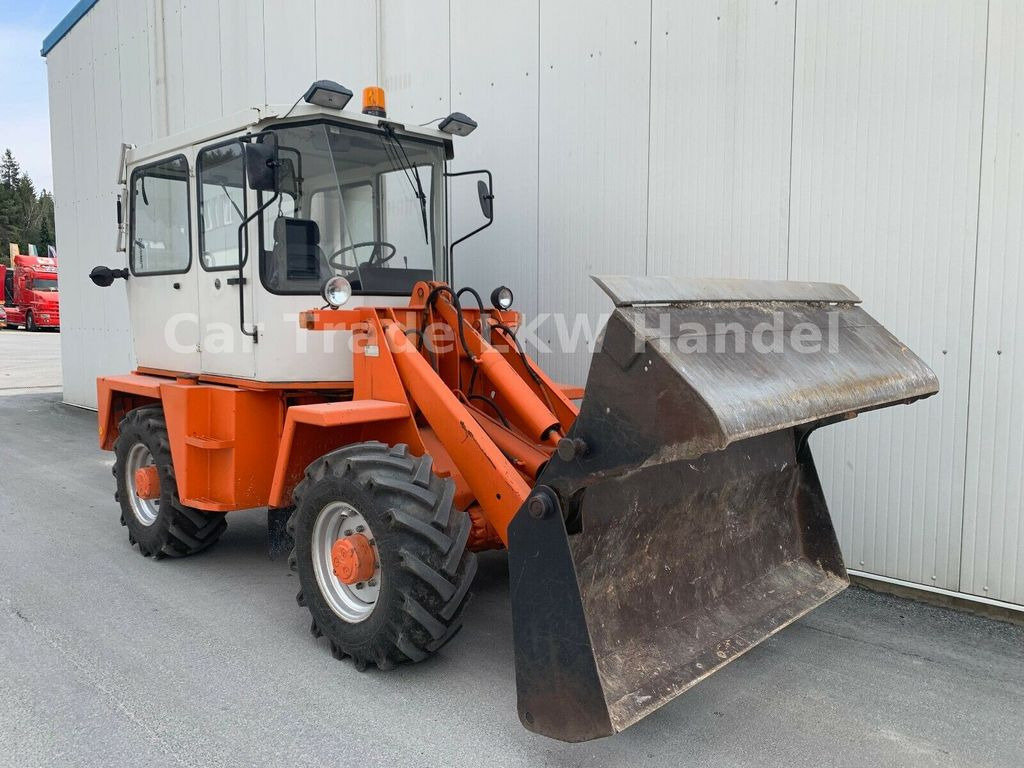 Schaeff SKB 902 - Baggerlader: das Bild 2 Schaeff SKB 902 - Baggerlader: das Bild 2