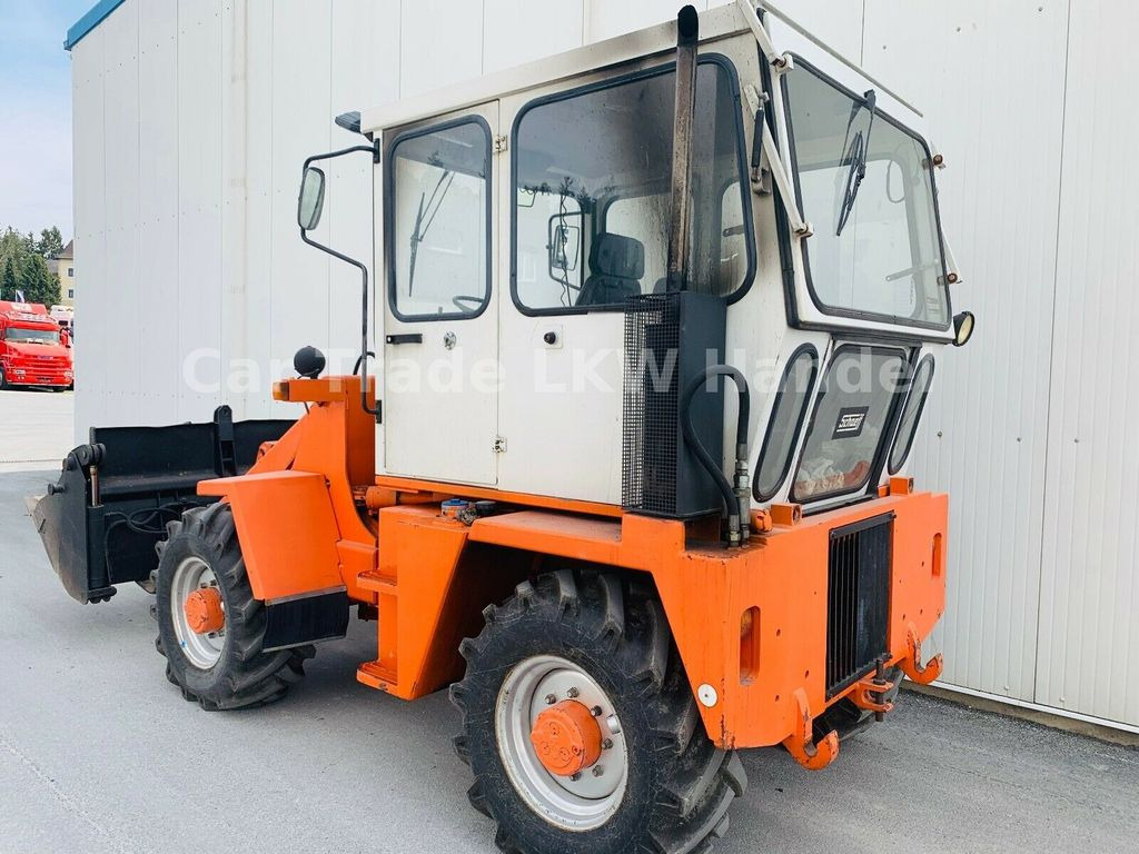 Schaeff SKB 902 Schaeff SKB 902 - Baggerlader: das Bild 4 Schaeff SKB 902 Schaeff SKB 902 - Baggerlader: das Bild 4