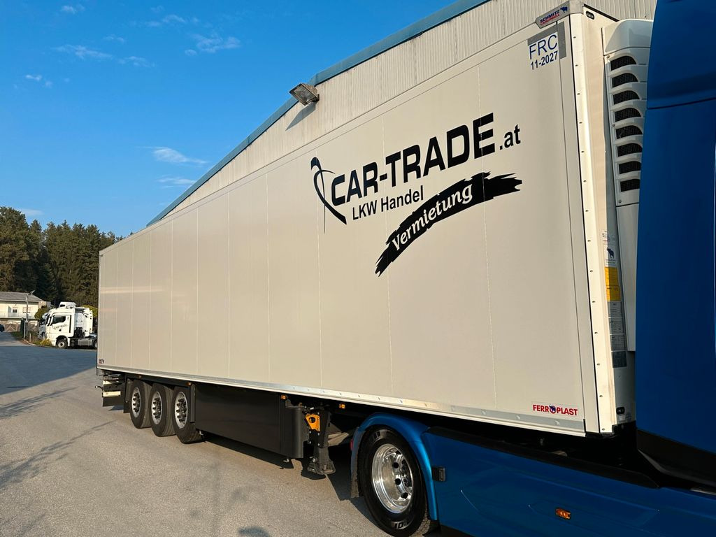 Schmitz Cargobull SKO 24 Cool V7 Pharma DoppelStock Trennwand - Kühlkoffer Auflieger: das Bild 2 Schmitz Cargobull SKO 24 Cool V7 Pharma DoppelStock Trennwand - Kühlkoffer Auflieger: das Bild 2