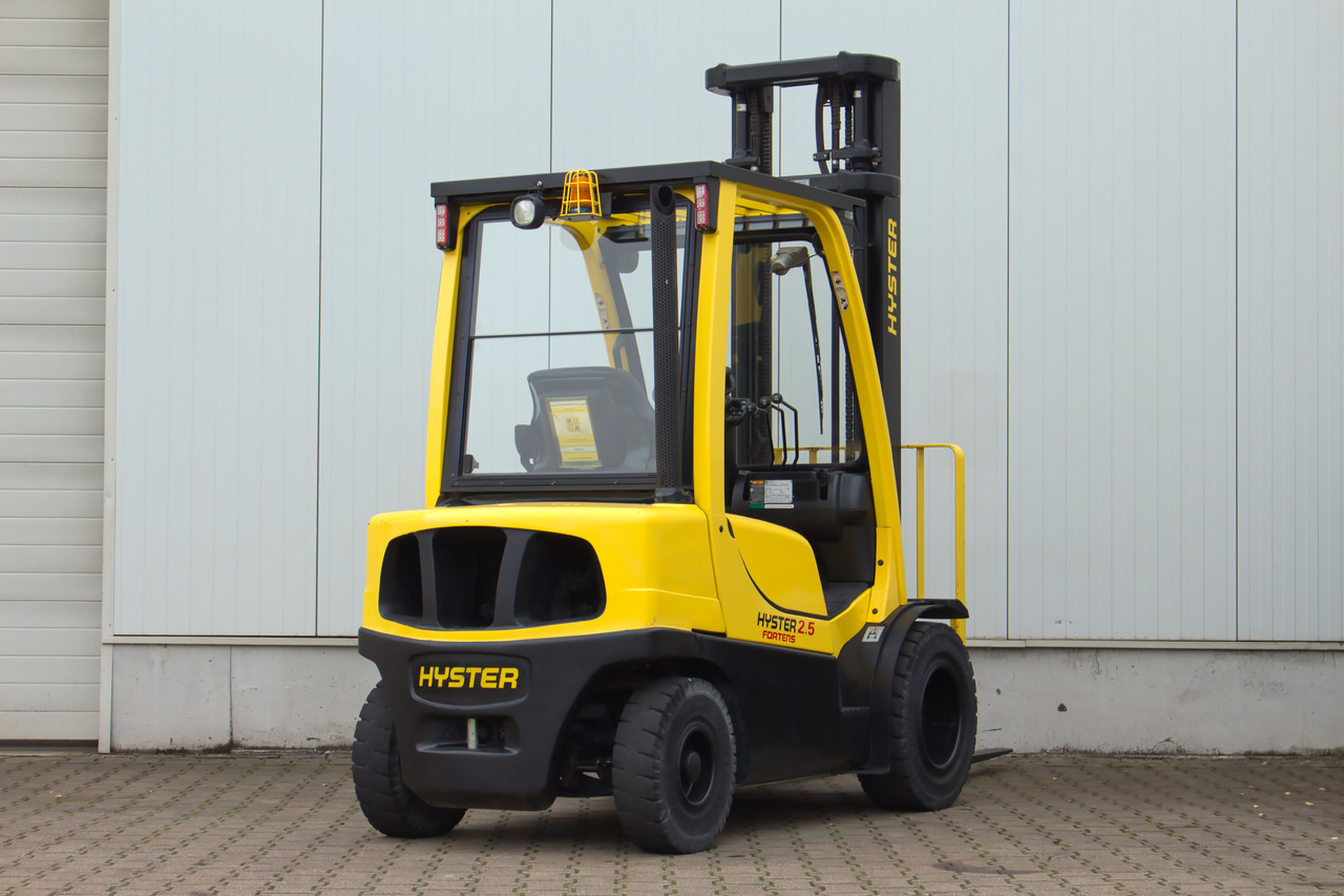 HYSTER Hyster H2.5FT - nur 1370h - Bj. 2013 - mit Beleuchtung - Dieselstapler: das Bild 2 HYSTER Hyster H2.5FT - nur 1370h - Bj. 2013 - mit Beleuchtung - Dieselstapler: das Bild 2