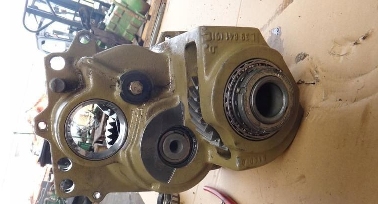 JOHN DEERE OBUDOWA DEKIEL L38841 - Transmission für Landmaschine: das Bild 1 JOHN DEERE OBUDOWA DEKIEL L38841 - Transmission für Landmaschine: das Bild 1