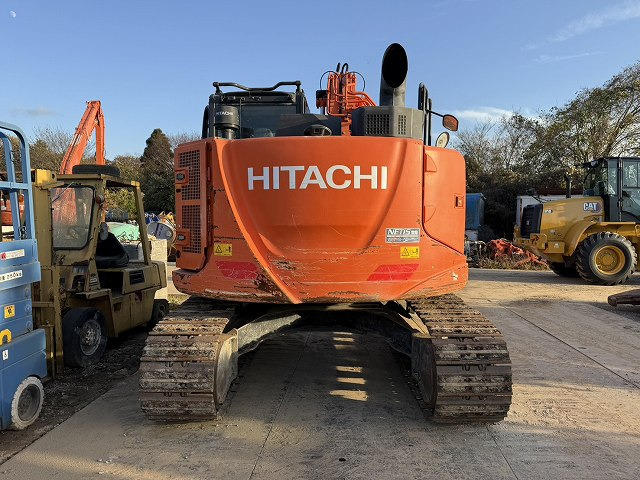 HITACHI ZX135US-6 - Kettenbagger: das Bild 4 HITACHI ZX135US-6 - Kettenbagger: das Bild 4