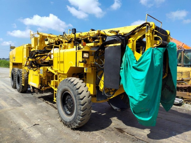 KOMATSU GC380F-2 - Kaltfräse: das Bild 4 KOMATSU GC380F-2 - Kaltfräse: das Bild 4