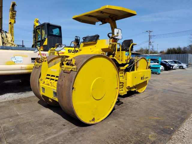 SAKAI R2-2 - Straßenwalze: das Bild 1 SAKAI R2-2 - Straßenwalze: das Bild 1