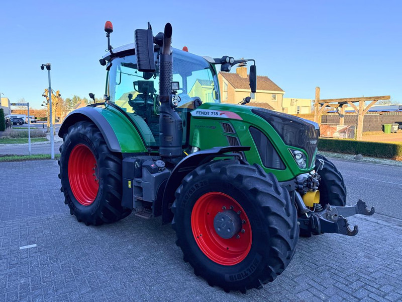 Fendt 718 S4 Profiplus - Traktor: das Bild 4 Fendt 718 S4 Profiplus - Traktor: das Bild 4