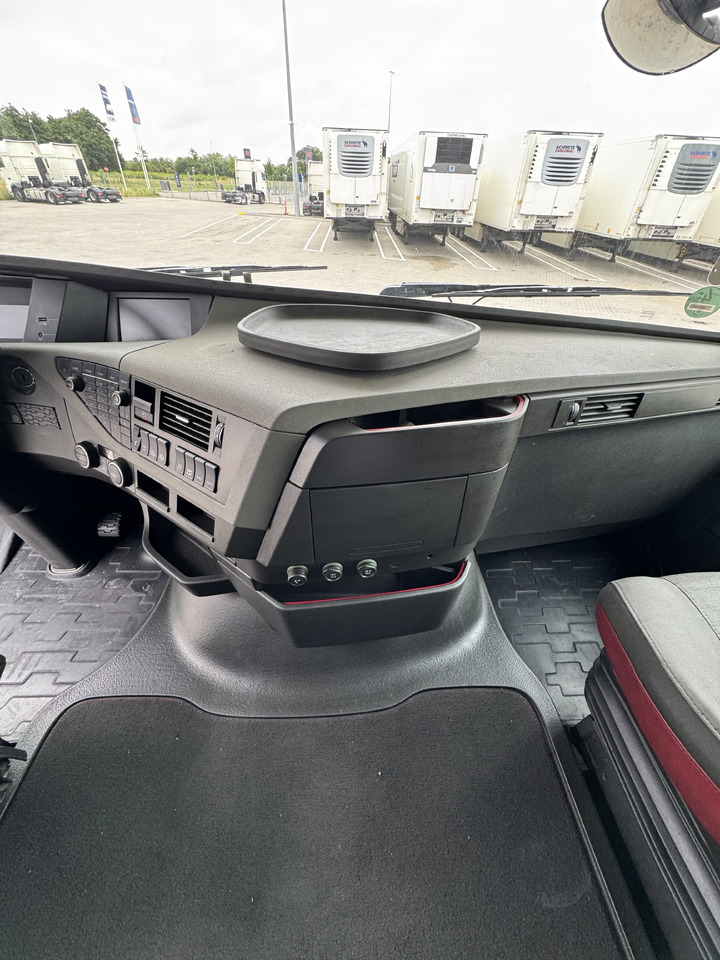 VOLVO DIESEL/LNG - Sattelzugmaschine: das Bild 2 VOLVO DIESEL/LNG - Sattelzugmaschine: das Bild 2