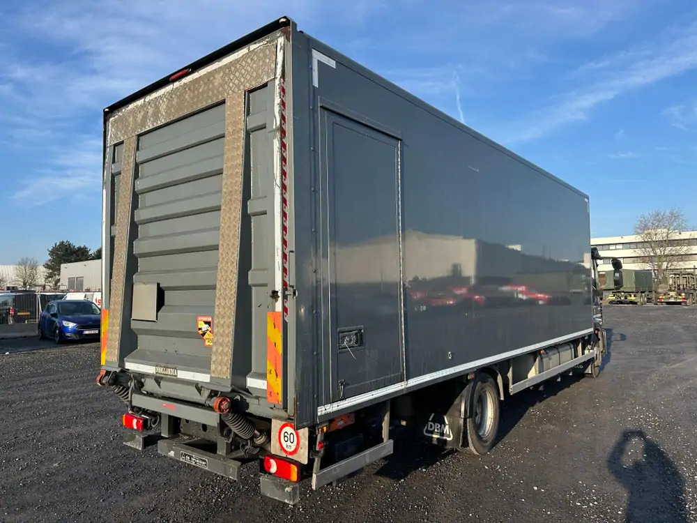 Iveco ML120E280 *Hayon 2000 kg*280 CV*caisse 7m8 - Koffer LKW: das Bild 5 Iveco ML120E280 *Hayon 2000 kg*280 CV*caisse 7m8 - Koffer LKW: das Bild 5