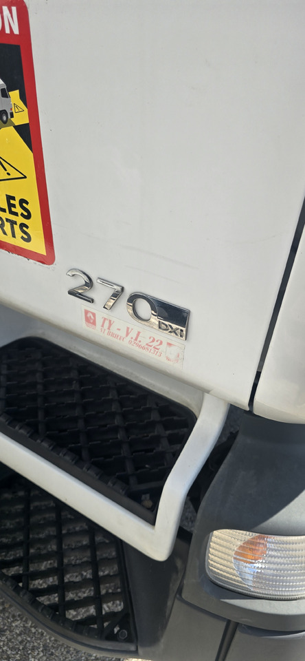 RENAULT - Kühlkoffer LKW: das Bild 4 RENAULT - Kühlkoffer LKW: das Bild 4