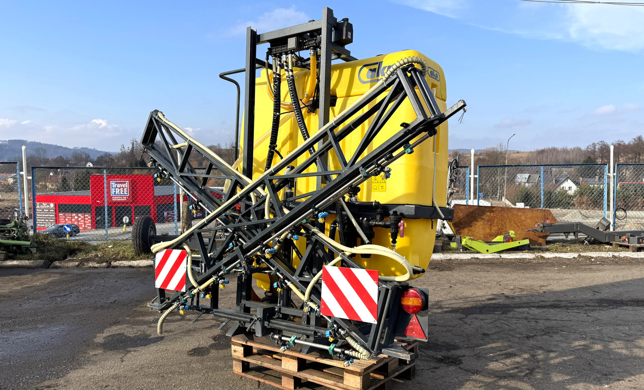 AKP 1200 - 2011 ROK - 12 M - Anbauspritze: das Bild 2 AKP 1200 - 2011 ROK - 12 M - Anbauspritze: das Bild 2