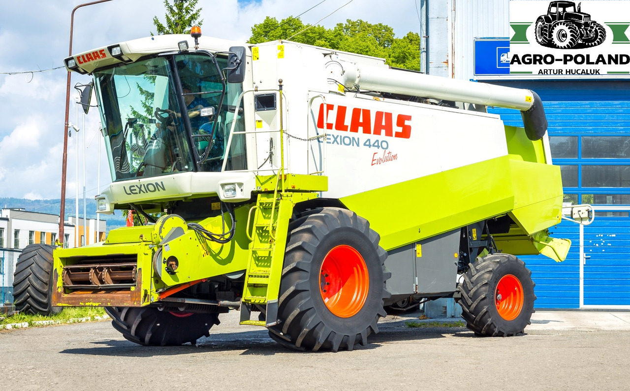 CLAAS LEXION 440 EVOLUTION - 2003 ROK + CLAAS VARIO 600 - 2014 ROK - Mähdrescher: das Bild 1 CLAAS LEXION 440 EVOLUTION - 2003 ROK + CLAAS VARIO 600 - 2014 ROK - Mähdrescher: das Bild 1