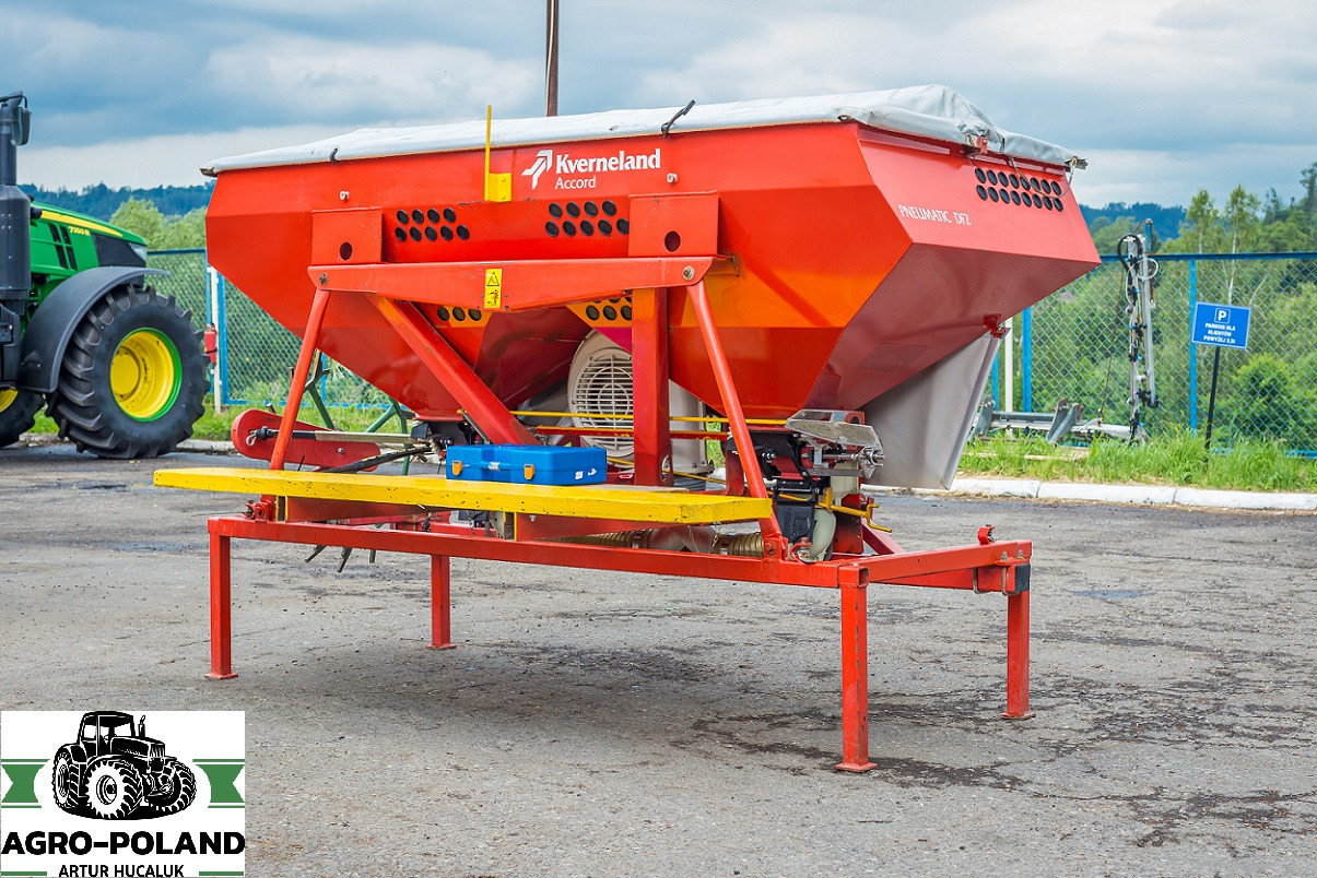 KVERNELAND OPTIMA - 12 X 75 + ZBIORNIK NA NAWÓZ - Einzelkornsämaschine: das Bild 2 KVERNELAND OPTIMA - 12 X 75 + ZBIORNIK NA NAWÓZ - Einzelkornsämaschine: das Bild 2