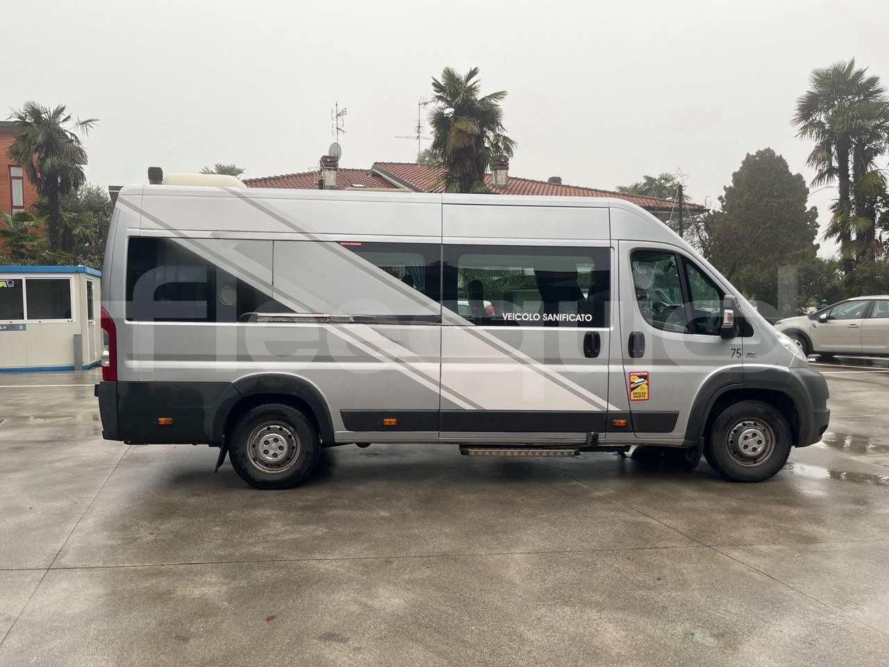 Kleinbus, Personentransporter Fiat Ducato: das Bild 11