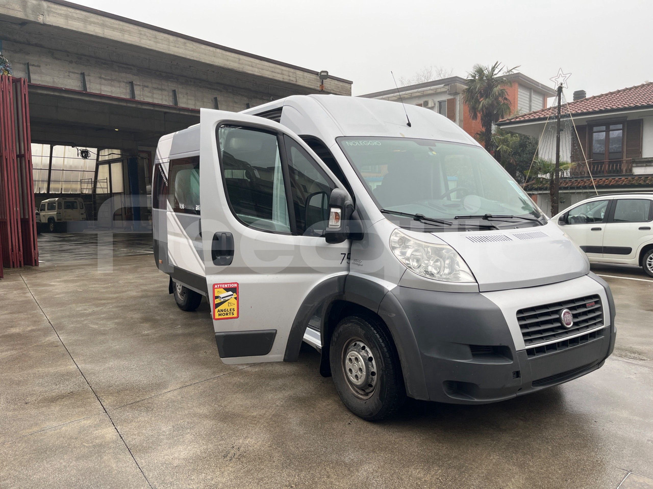 Kleinbus, Personentransporter Fiat Ducato: das Bild 10