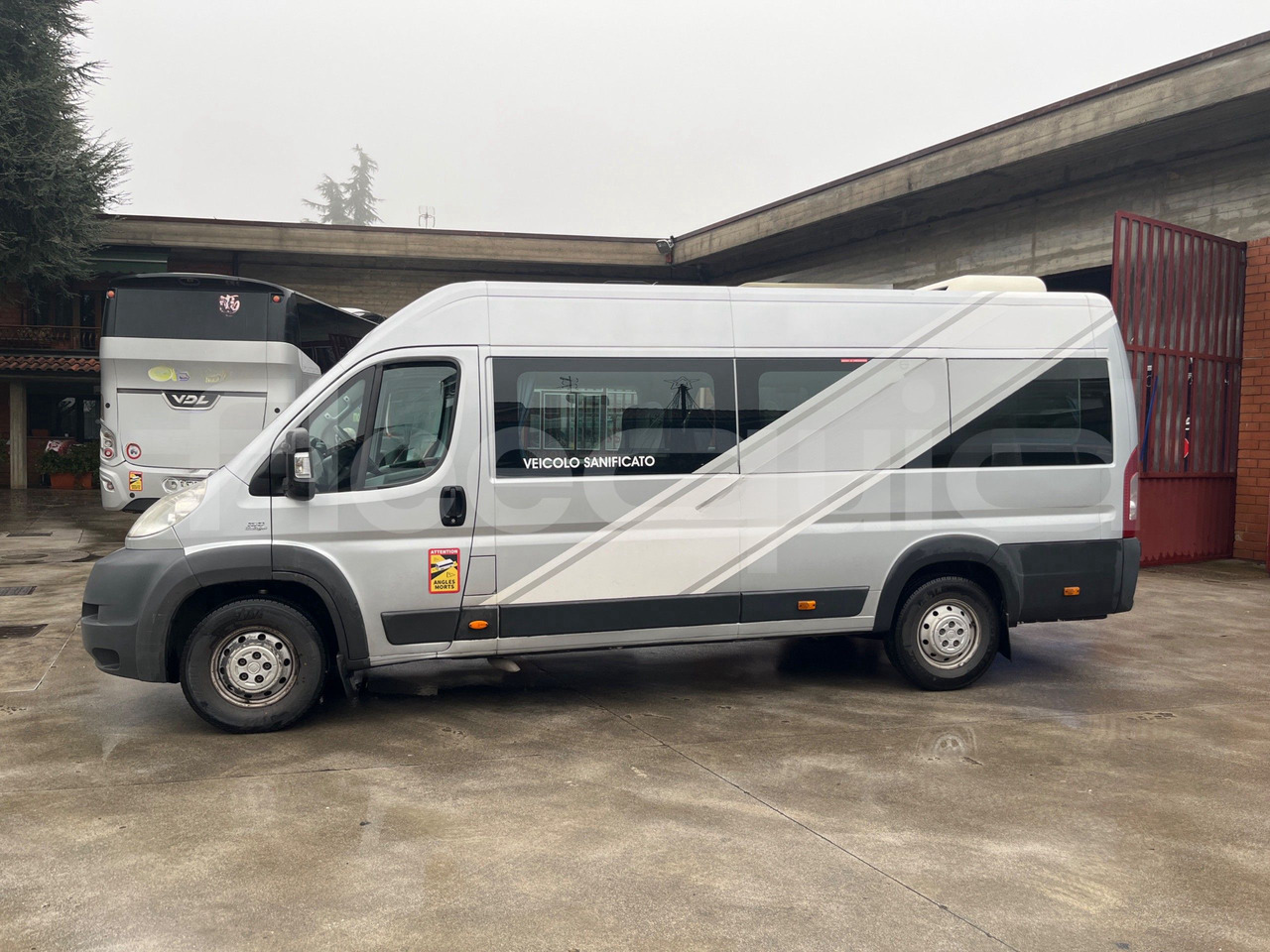Kleinbus, Personentransporter Fiat Ducato: das Bild 6