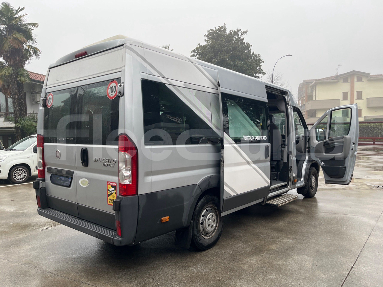 Kleinbus, Personentransporter Fiat Ducato: das Bild 8