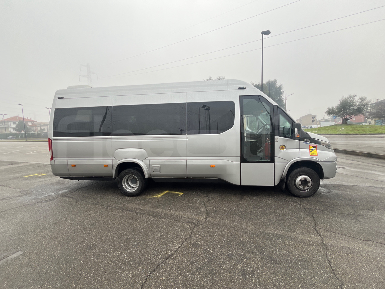 Kleinbus, Personentransporter Iveco Daily: das Bild 10