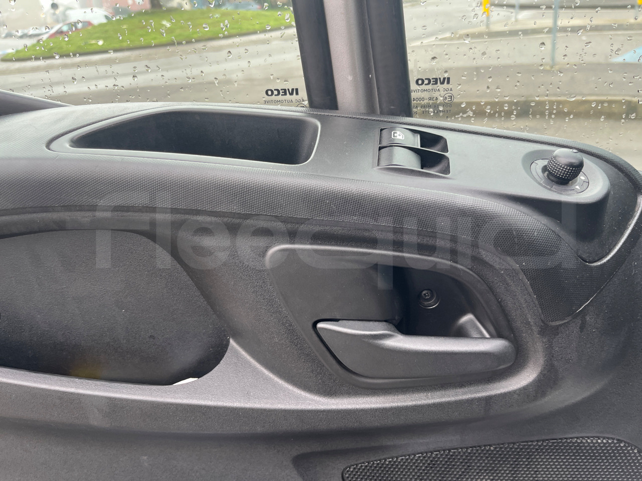 Kleinbus, Personentransporter Iveco Daily: das Bild 20