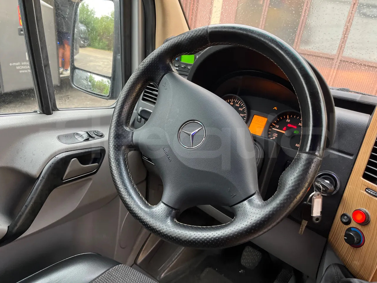 Überlandbus Mercedes-Benz Sprinter: das Bild 20 Überlandbus Mercedes-Benz Sprinter: das Bild 20