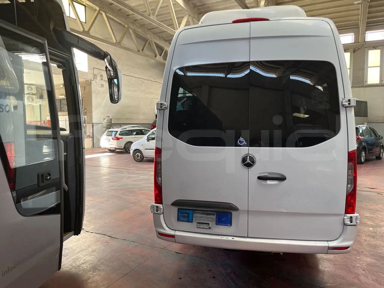 Mercedes-Benz Sprinter - Kleinbus, Personentransporter: das Bild 5 Mercedes-Benz Sprinter - Kleinbus, Personentransporter: das Bild 5