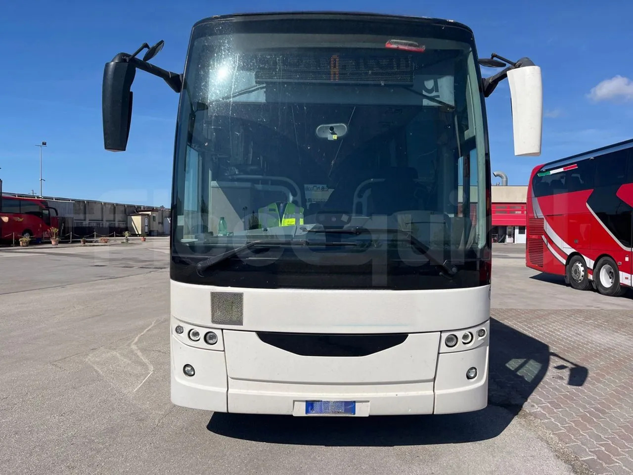 Van Hool EX16 MID - Reisebus: das Bild 2 Van Hool EX16 MID - Reisebus: das Bild 2