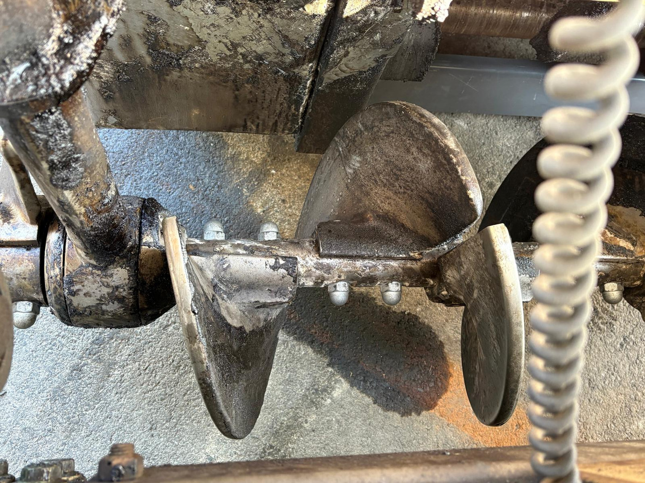 Asphaltfertiger/ Straßenfertiger VÖGELE SUPER 2100-3i: das Bild 13 Asphaltfertiger/ Straßenfertiger VÖGELE SUPER 2100-3i: das Bild 13