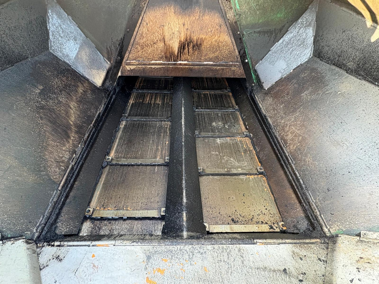 Asphaltfertiger/ Straßenfertiger VÖGELE SUPER 2100-3i: das Bild 14 Asphaltfertiger/ Straßenfertiger VÖGELE SUPER 2100-3i: das Bild 14