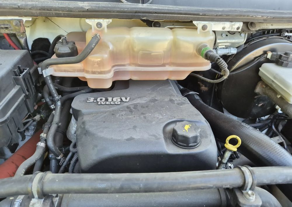 Kipper Transporter Iveco 35c15 3.0 150KM: das Bild 19