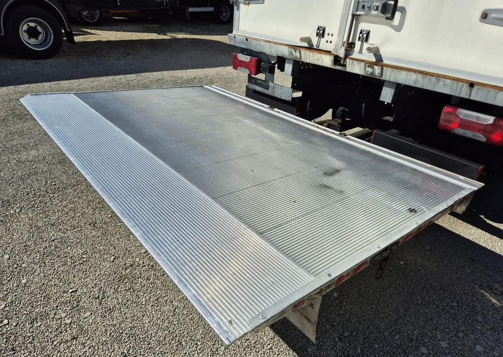 Winda Dhollandia 750kg Iveco 2012 rok, stan idealny! - Ladebordwand: das Bild 4 Winda Dhollandia 750kg Iveco 2012 rok, stan idealny! - Ladebordwand: das Bild 4