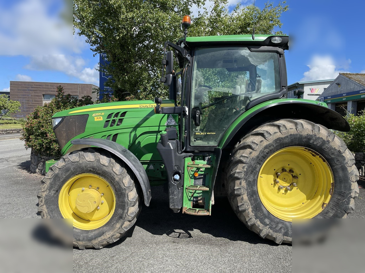 2019 JOHN DEERE 6155R - Traktor: das Bild 2 2019 JOHN DEERE 6155R - Traktor: das Bild 2