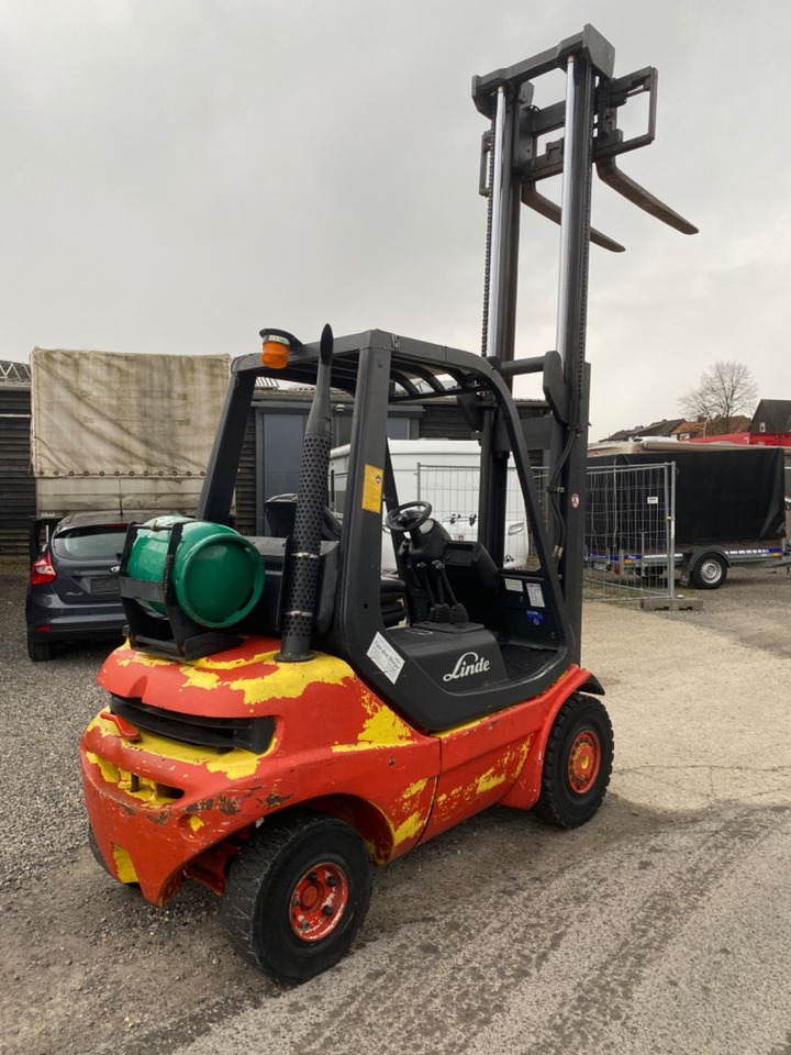 Linde H20T-03 - Treibgasstapler: das Bild 3 Linde H20T-03 - Treibgasstapler: das Bild 3