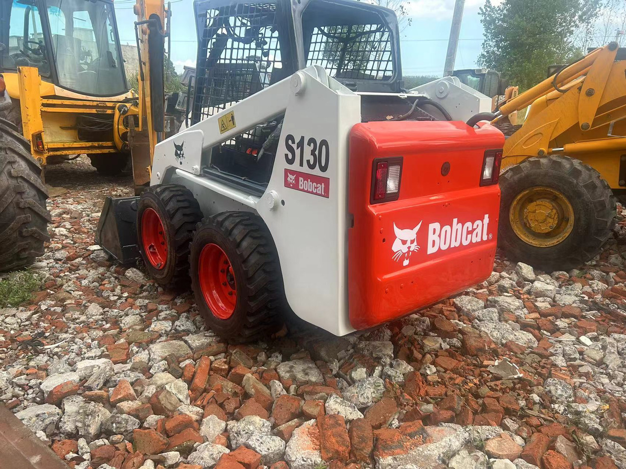 BOBCAT S130 skid steer loader Mining/Agriculture/Urban Construction - Kompaktlader: das Bild 4 BOBCAT S130 skid steer loader Mining/Agriculture/Urban Construction - Kompaktlader: das Bild 4
