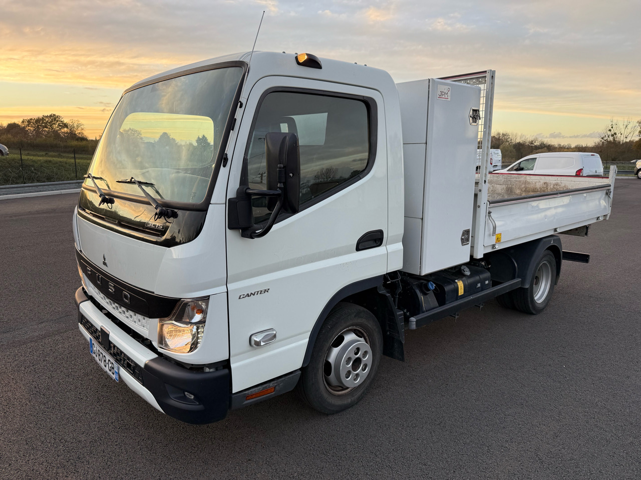 Mitsubishi Canter Fuso - Kipper Transporter: das Bild 2 Mitsubishi Canter Fuso - Kipper Transporter: das Bild 2