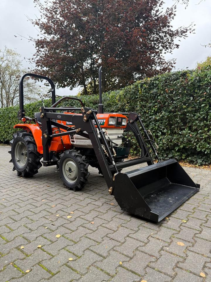 Kleintrakor Kubota B1402DT mit Frontlader ab 125 € pro Monat. - Kleintraktor: das Bild 2 Kleintrakor Kubota B1402DT mit Frontlader ab 125 € pro Monat. - Kleintraktor: das Bild 2