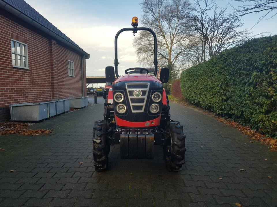 Kleintraktor Fieldtrac 918 mit Schlegelmäher - Kleintraktor: das Bild 4 Kleintraktor Fieldtrac 918 mit Schlegelmäher - Kleintraktor: das Bild 4