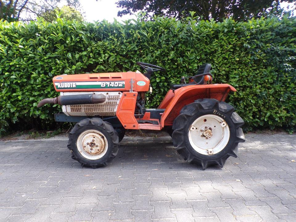 Kleintraktor Kubota B1402 - Kleintraktor: das Bild 2 Kleintraktor Kubota B1402 - Kleintraktor: das Bild 2